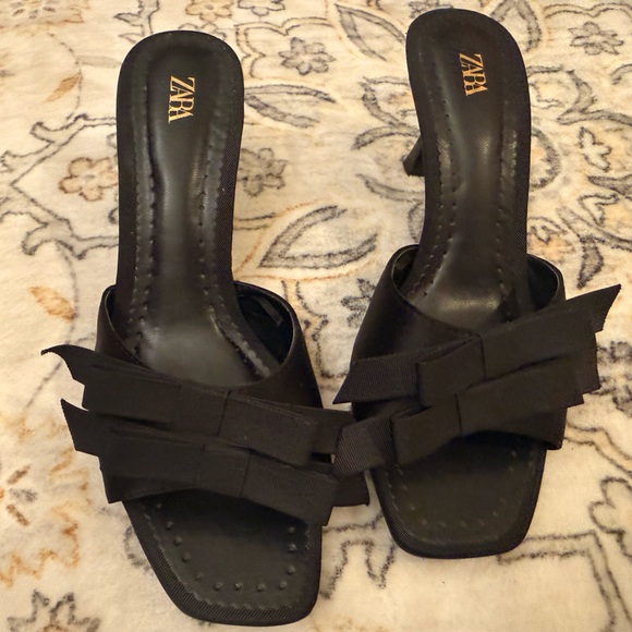 Zara Women's Black Bow Heeled Mules - Picture 5 of 6